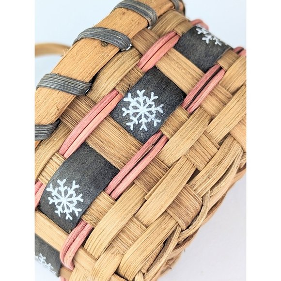 Small Woven Wood Hanging Basket Winter Decor Decorative Woven Basket Pink Blue - Picture 7 of 8